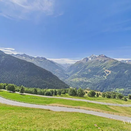 Duplex Renove, Emplacement Ideal - 10 Pers. *